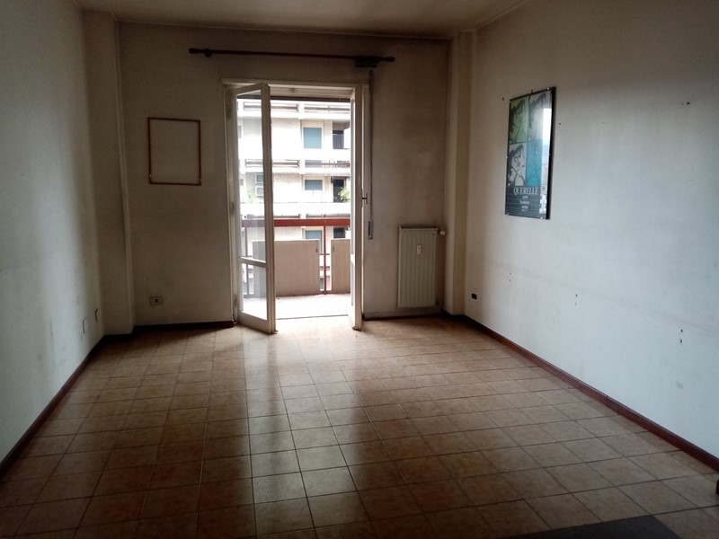 Quadrilocale in Vendita a Terni, 85'000€, 120 m², con Box
