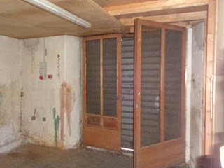 Immobile commerciale in Vendita a La Spezia, zona Termo, 80'000€, 130 m²