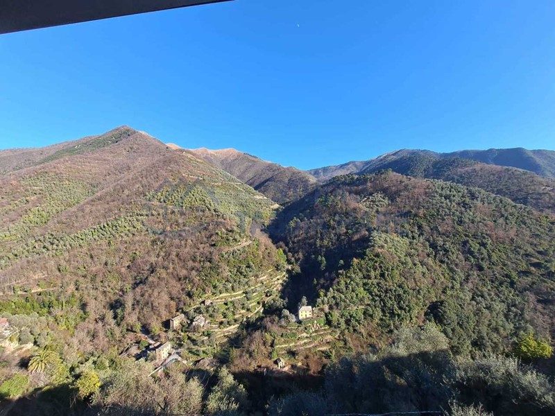 Casa Semi Indipendente in Vendita a Montalto Carpasio, 75'000€, 95 m²