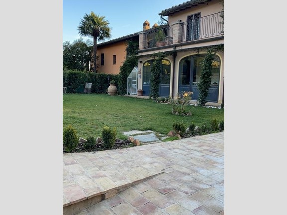 Casa Semi Indipendente in Vendita a Perugia, zona Periferia, 490'000€, 194 m²