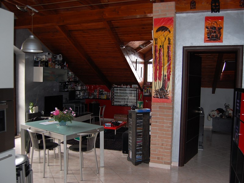 Trilocale in Vendita a San Mauro Torinese, zona Sant'Anna, 142'000€, 80 m², arredato