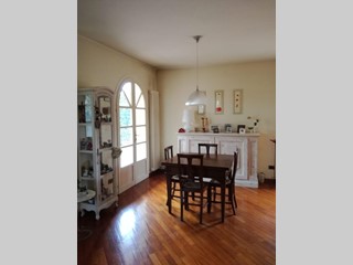 Casa Indipendente in Vendita a Montignoso, zona Cinquale, 700'000€, 180 m²