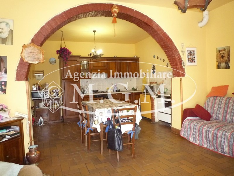 Casa Indipendente in Vendita a Santa Maria a Monte, 155'000€, 100 m², con Box