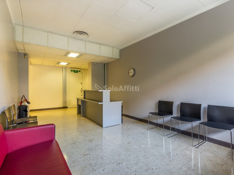 Ufficio in Affitto a Milano, zona Centro, 4'700€, 220 m²