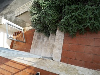 Bilocale in Vendita a Santa Maria a Monte, zona Melone, 80'000€, 45 m²