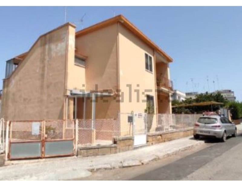 Villetta a schiera in Vendita a Lecce, zona Santa Rosa/Salesiani, 110'000&euro;, 120 m²