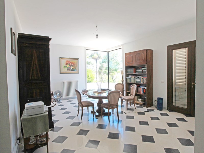 Villa in Vendita a Lecce, zona salesiani, 390'000€, 350 m²