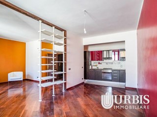 Trilocale in Vendita a Assisi, zona Corso Mazzini , 250'000€, 113 m²