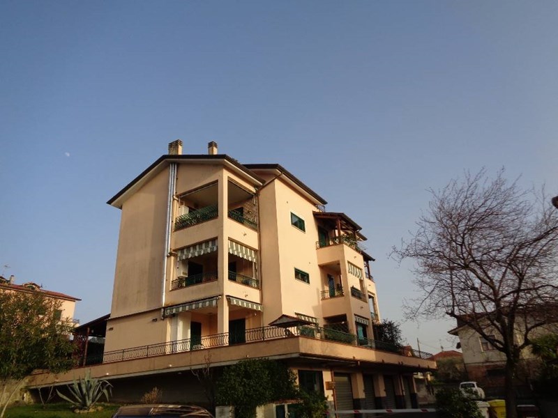 Appartamento in Vendita a Santo Stefano di Magra, zona Ponzano Madonnetta, 250'000€, 120 m², arredato, con Box