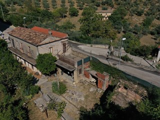 Casa Indipendente in Vendita a Boville Ernica, zona Paolini, 75'000€, 200 m², con Box