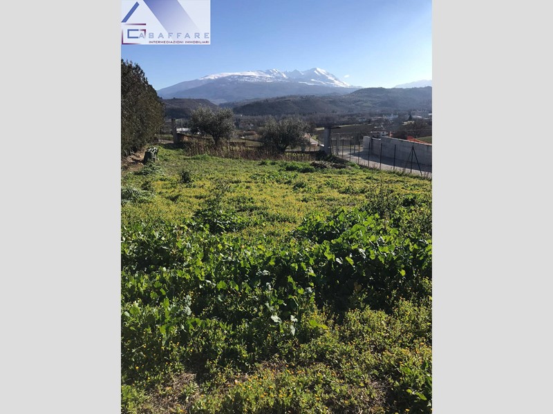 Terreno edificabile in Vendita a Rosciano, zona Piano Fara, 30'000€, 827 m²
