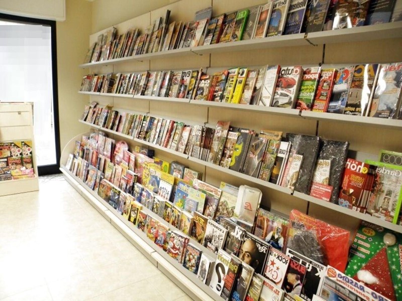 Attività commerciale in Vendita a Camaiore, zona Lido di Camaiore, 70'000&euro;, 75 m²