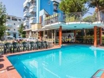 Attività commerciale in Vendita a Camaiore, zona Lido di Camaiore, 1'700'000&euro;, 1 m²