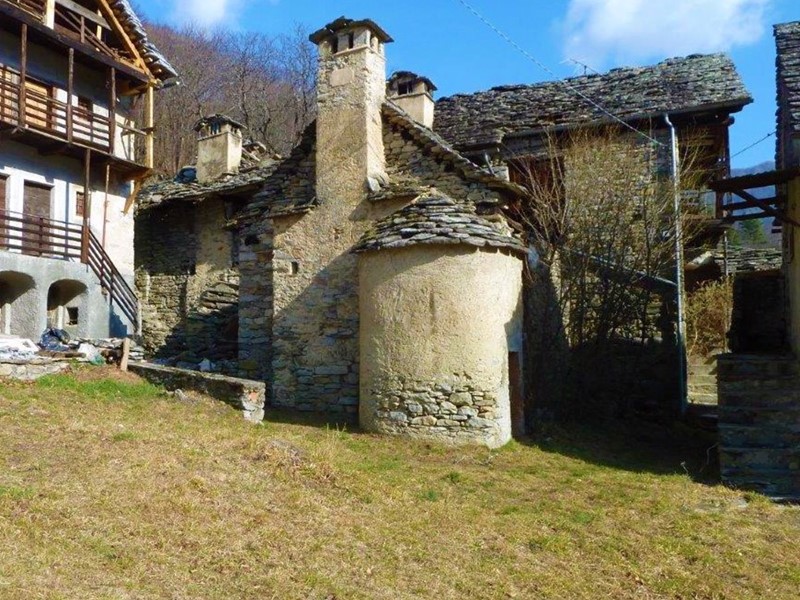 Casale in Vendita a Varzo, 28'000€, 65 m²