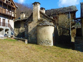 Casale in Vendita a Varzo, 28'000€, 65 m²