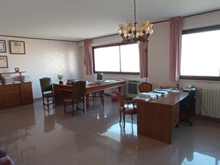 Ufficio in Vendita a Ragusa, 165'000&euro;, 175 m²