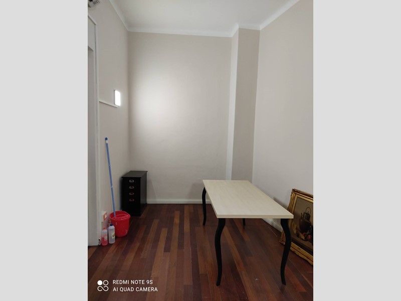 Ufficio in Affitto a Livorno, zona Mercato, 350€, 15 m²