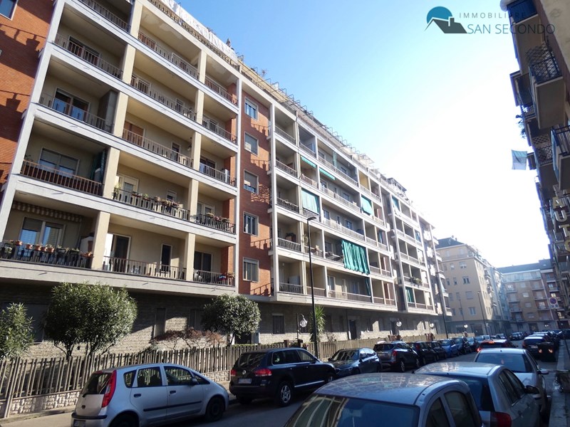 Bilocale in Vendita a Torino, zona Santa Rita, 129'000€, 60 m², arredato