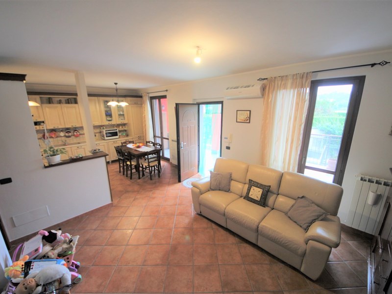 Villetta a schiera in Vendita a Castelletto sopra Ticino, 249'000€, 285 m²