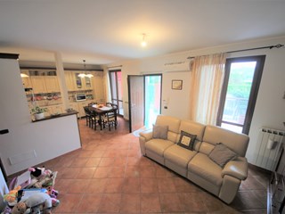 Villetta a schiera in Vendita a Castelletto sopra Ticino, 249'000€, 285 m²