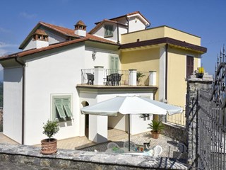 Villetta a schiera in Affitto a La Spezia, zona VIGNALE , 1'000€, 85 m²