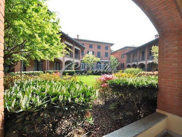Ufficio in Vendita a Cermenate, zona Asnago, 60'000€, 78 m²