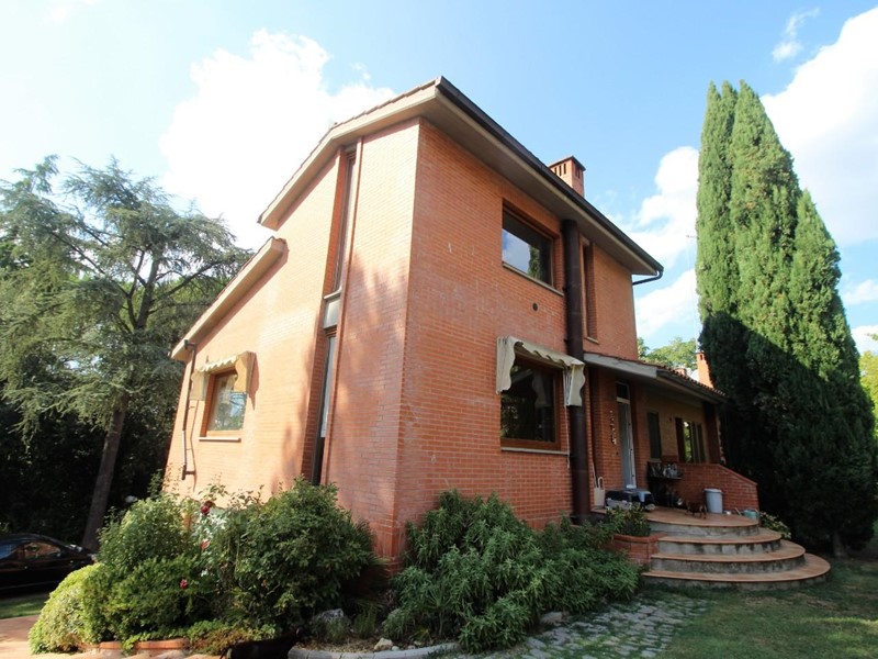 Casa Semi Indipendente in Vendita a Siena, 1'200'000€, 355 m², con Box
