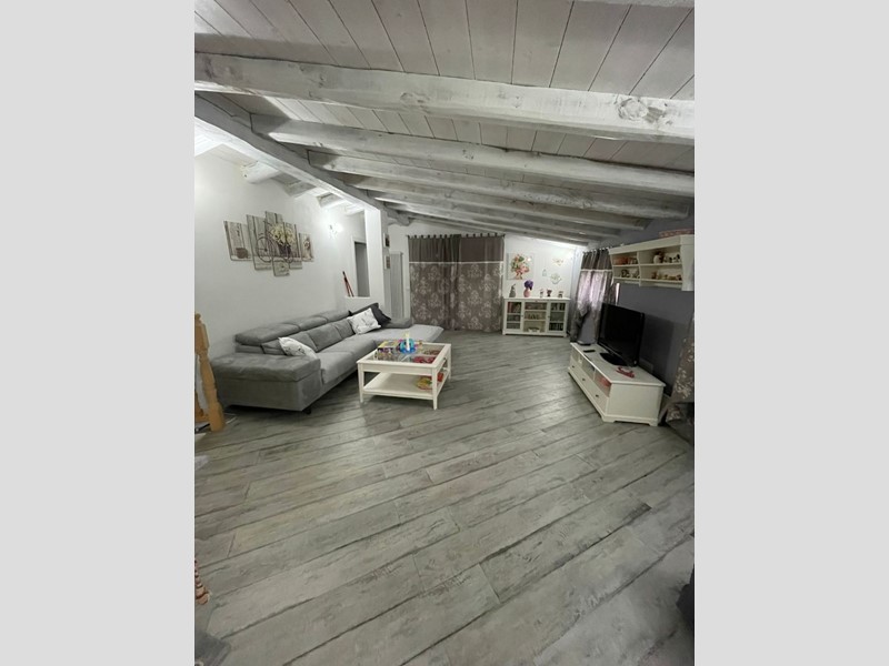 Casa Semi Indipendente in Vendita a Beverino, 280'000€, , con Box