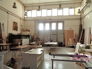 Capannone in Vendita a Viareggio, 350'000€, 338 m²