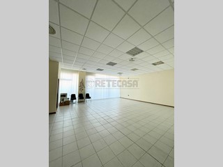 Immobile commerciale in Vendita a Montecchio Maggiore, 107 m²