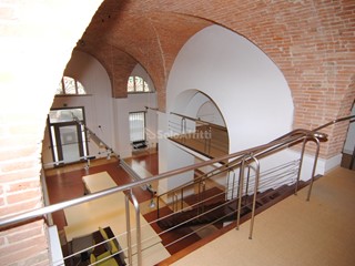 Capannone in Affitto a Livorno, zona Centro, 1'300€, 130 m², arredato