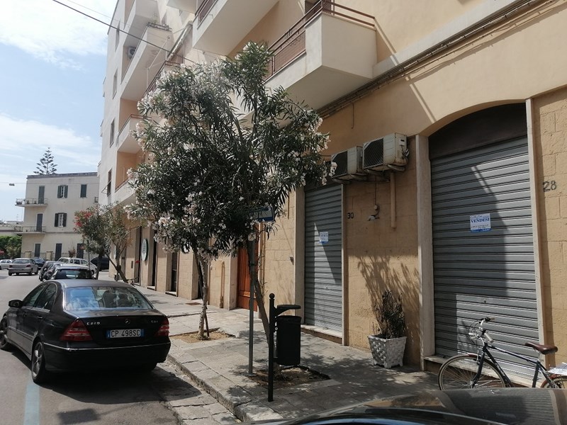 Ufficio in Vendita a Lecce, zona san lazzaro, 75'000€, 70 m²