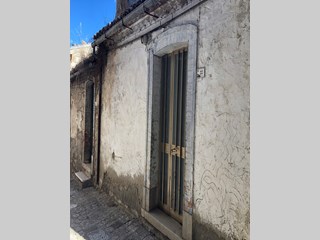 Bilocale in Vendita a Civitacampomarano, zona Centro Storico, 8'500€, 30 m²