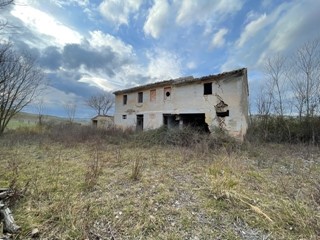 Terreno edificabile in Vendita a San Marcello, zona San Marcello, 45'000€, 250 m²