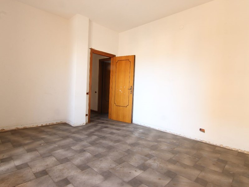 Appartamento in Vendita a Siracusa, zona viale teracati 98, 115'000&euro;, 156 m²