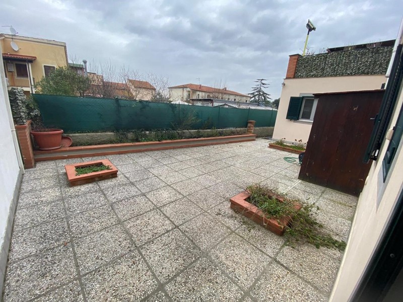 Casa Semi Indipendente in Vendita a Crespina Lorenzana, zona Le Lame, 275'000€, 290 m²