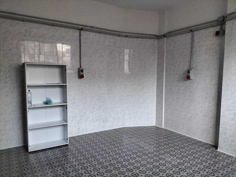 Immobile commerciale in Vendita a Cesenatico, 198'000&euro;, 140 m²