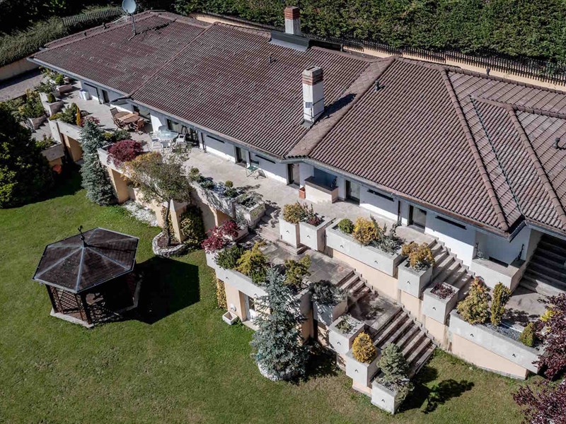 Villa in Affitto a Molveno, 450€, 600 m², arredato