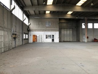 Capannone in Affitto a Massa, 5'000€, 1500 m²