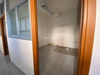 Ufficio in Affitto a Siena, zona Acquacalda Petriccio Uncinello, 550€, 55 m²