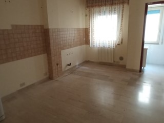 Quadrilocale in Vendita a Ragusa, zona Viale dei Platani, 80'000&euro;, 95 m²