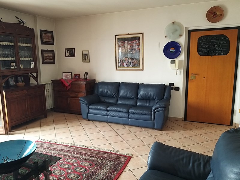 Appartamento in Vendita a Perugia, zona Montelaguardia, 230'000€, 180 m², con Box