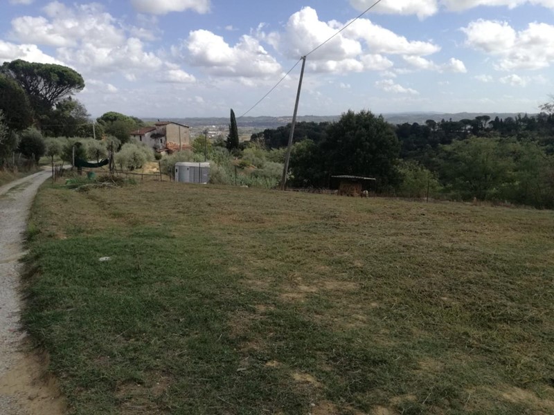 Terreno edificabile in Vendita a Santa Maria a Monte, 100'000€, 1000 m²