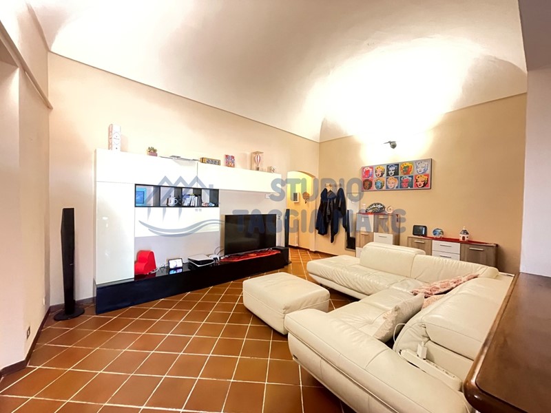 Appartamento in Vendita a Taggia, zona Arma Di Taggia, 189'000€, 100 m²