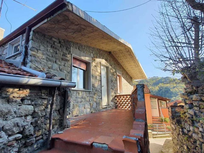 Casa Indipendente in Vendita a Sarzana, zona Falcinello, 230'000&euro;, 120 m²