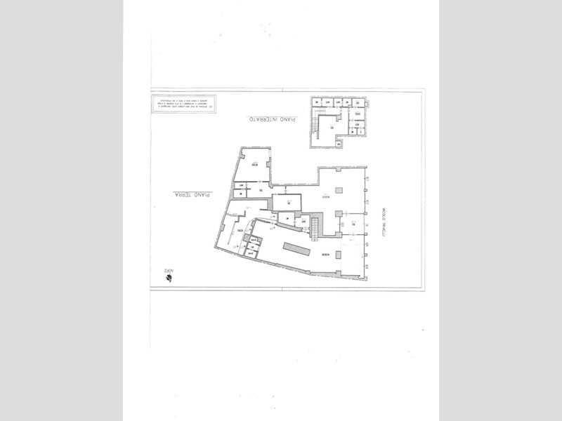 Immobile commerciale in Affitto a Reggio Emilia, zona Centro storico, 4'000€, 240 m²