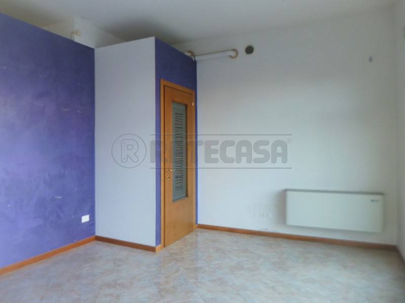 Immobile commerciale in Vendita a Montorso Vicentino, 190'000&euro;, 206 m²