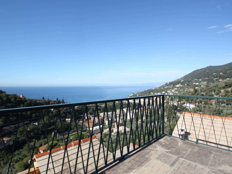 Appartamento in Vendita a Recco, zona Cotulo, 465'000€, 130 m², con Box
