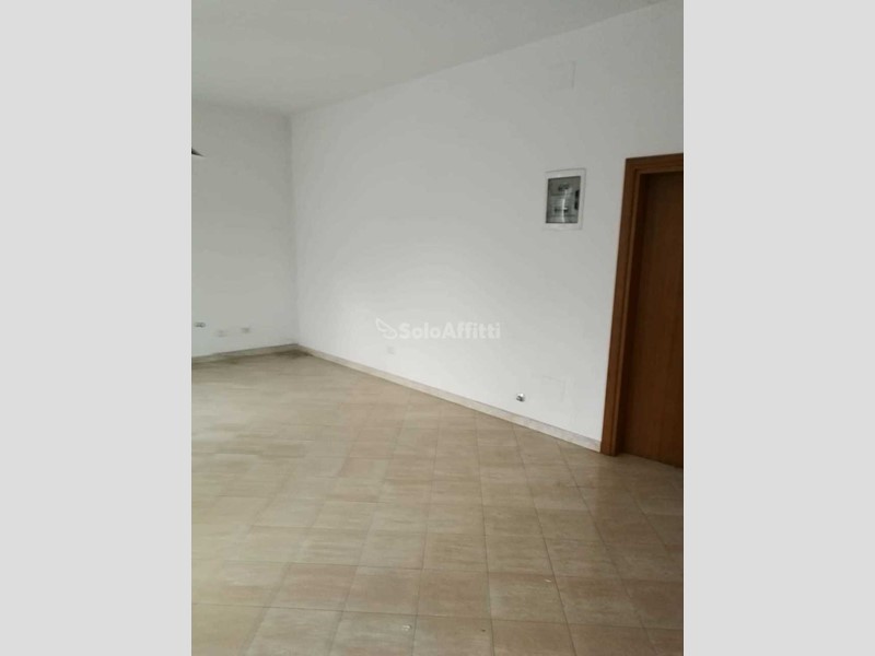 Capannone in Affitto a Formigine, zona Corlo, 500€, 30 m²