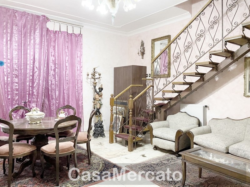 Trilocale in Vendita a Rocca di Papa, zona Repubblica - Centro, 50'000€, 75 m²